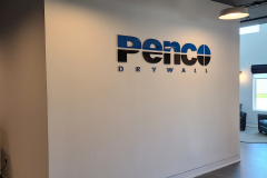 3D-aluminium-logo-painted-to-match-the-colors-Penco