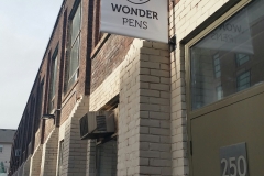 Wonderpens pole banner